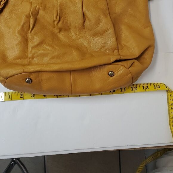 B. MAKOWSKY Saffiano Leather Shoulder Crossbody Fold Over Top Bag - Picture 2 of 10